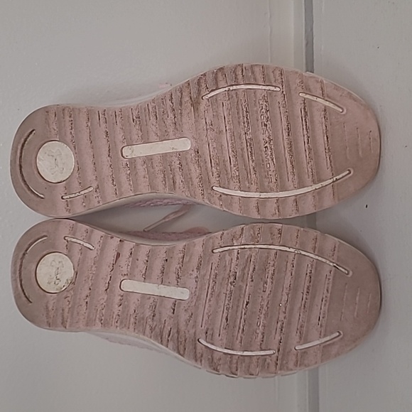 Under ArmourUnder Armour Arctic Pink/Onyx White Suspend Sneaker - Picture 3 of 3